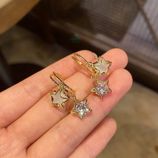 オシャレ度満点 知的で品の良い 個性的なデザイン イアリング アクセサリー＜isf-2899＞